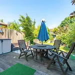 Pass The Keys Beautiful 3 Bedroom Family Home